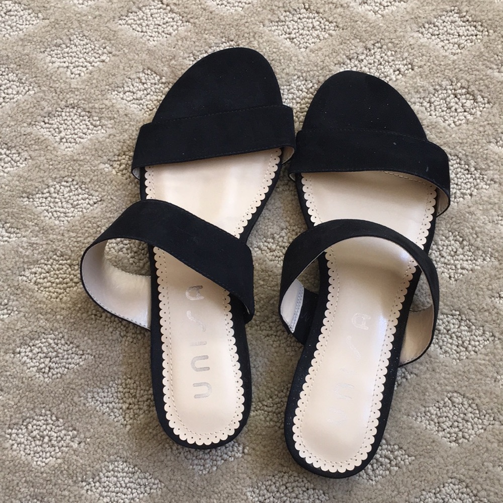 Black sandals